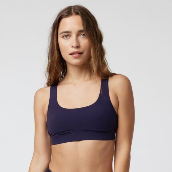 NWT Vuori Stride Bra in Atlantic Blue Size Medium - Picture 1 of 7